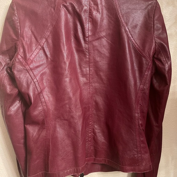 Burgundy Leather Jacket with Zipper Closure - Picture 7 of 11